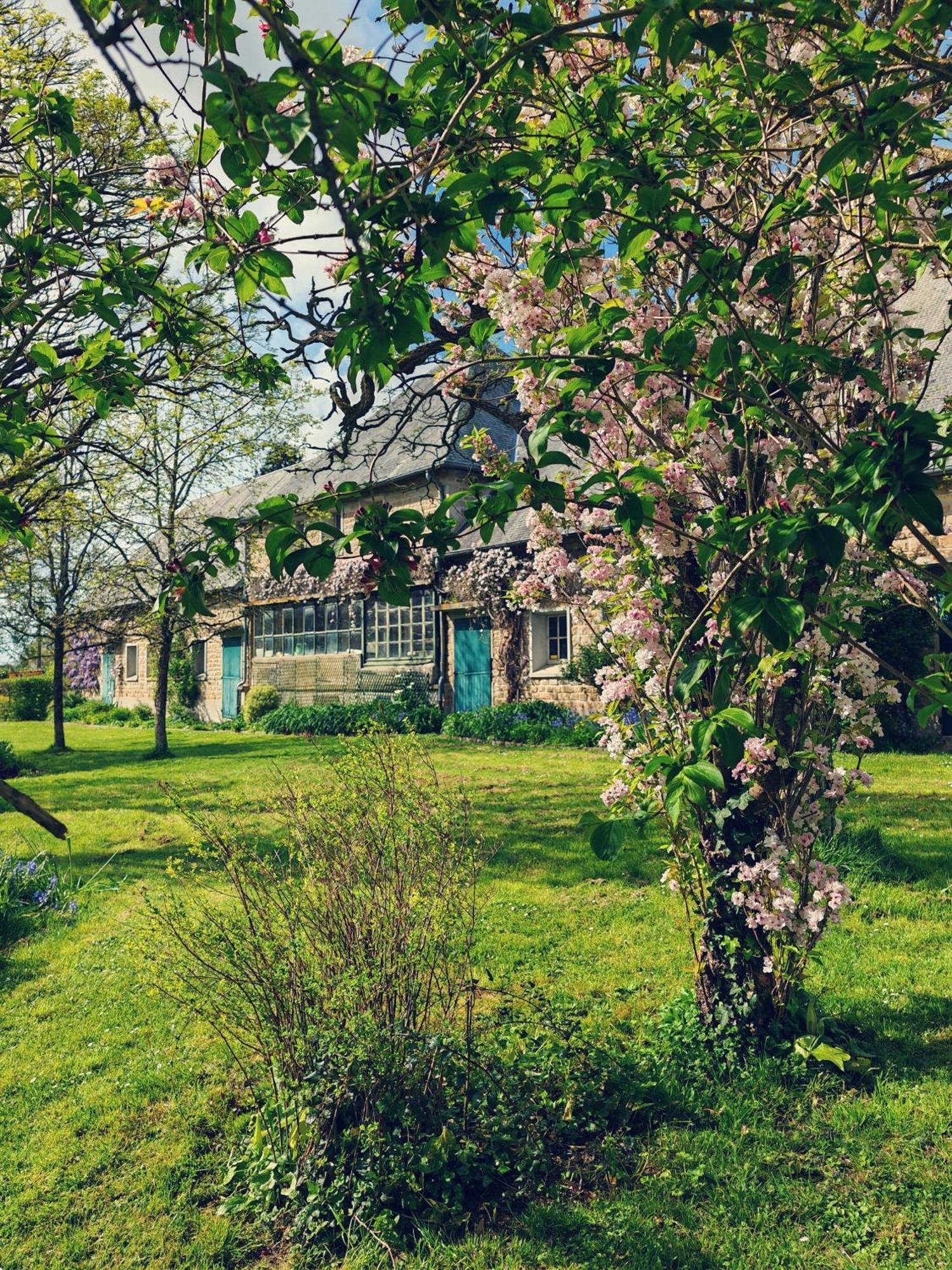شقة Domaine De L'Isle Maniere Saint-Quentin-sur-le-Homme المظهر الخارجي الصورة